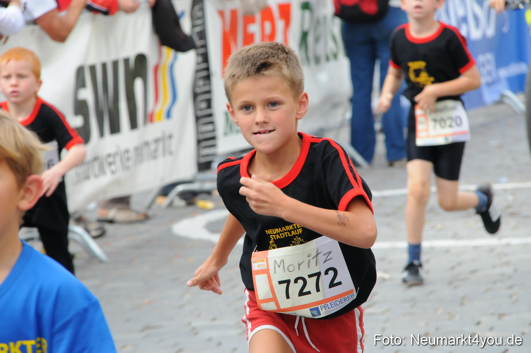 0064 Stadtlauf Neumarkt Bambinilaeufe 200909
